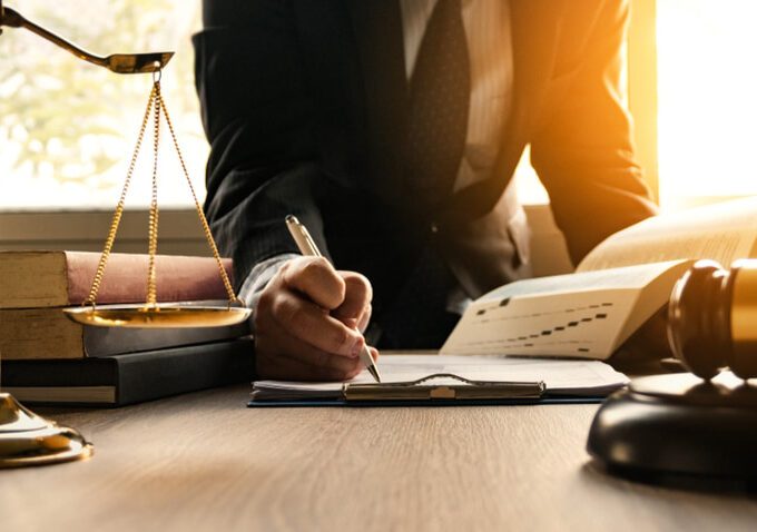 A medida pode retirar de empresas em dificuldades financeiras | Foto: Reprodução