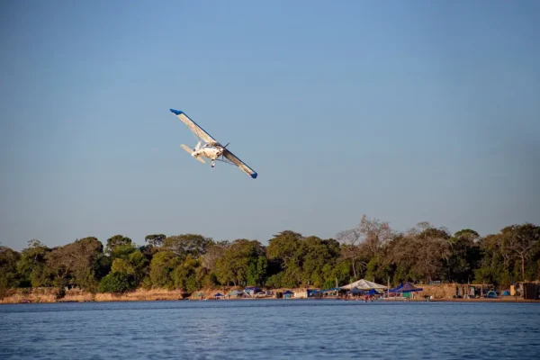 Avião sobrevoa o Araguaia | Foto: Divulgação