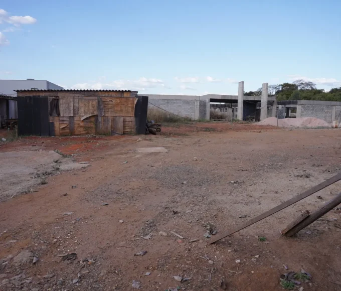Obra milionária teve apenas 27% de execução; Prefeitura estima investir R$ 10,4 milhões na retomada dos trabalhos - Foto: Gabriel Louza/O HOJE