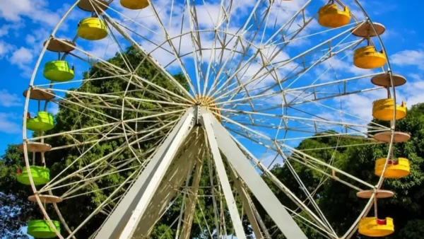 A Prefeitura de Goiânia abriu uma licitação estimada em R$ 1.029.358,25 para a compra e instalação de brinquedos e equipamentos no Parque Mutirama Foto: Prefeitura de Goiânia