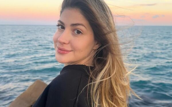 Filha de radialista morre aos 23 anos com leucemia em Goiás — Foto: Reprodução/Instagram Camile Vitória